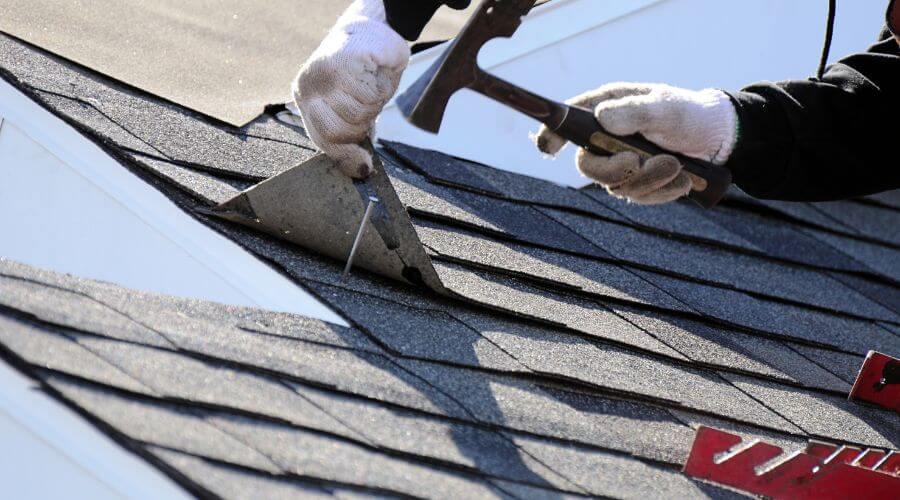 Professional gutter cleaning in Hamden, OH
